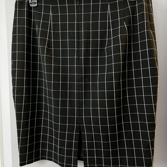 Express Lined Black Skirt. Size 14 - Picture 2 of 3